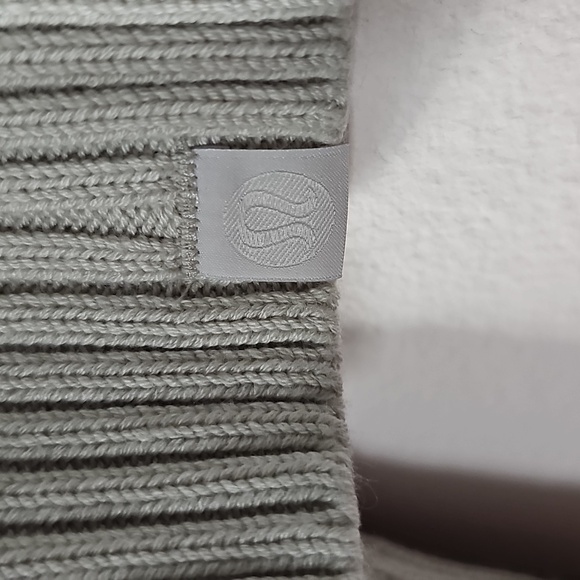 lululemon Textured Light Gray Sweater - Picture 3 of 5